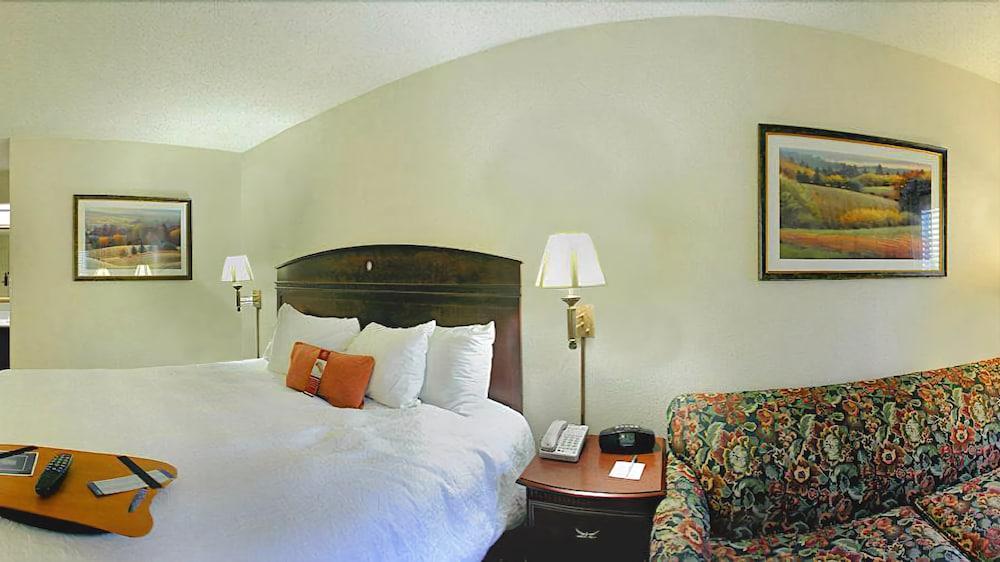 Hampton Inn Dalton Bagian luar foto