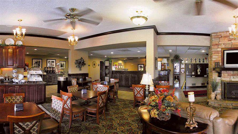 Hampton Inn Dalton Bagian luar foto