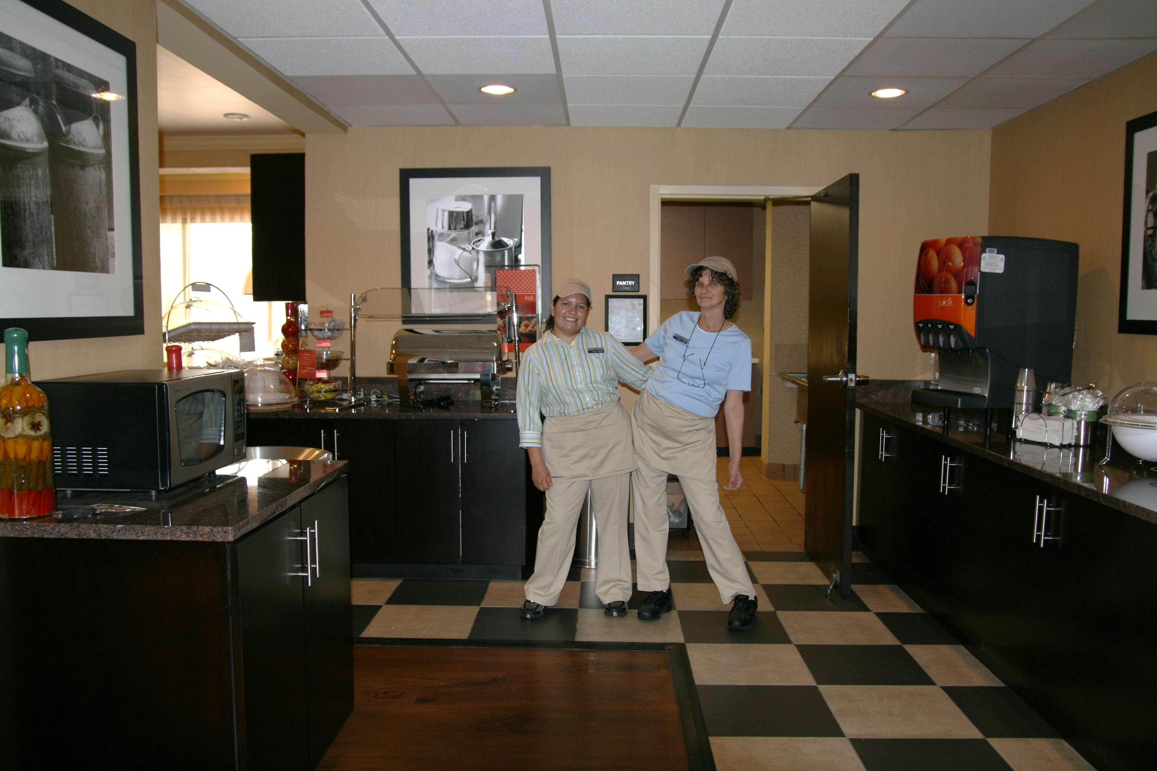 Hampton Inn Dalton Bagian luar foto