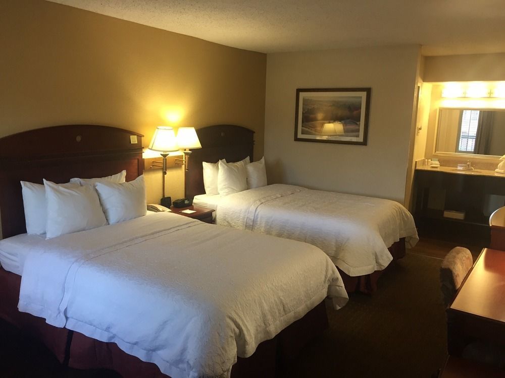 Hampton Inn Dalton Bagian luar foto