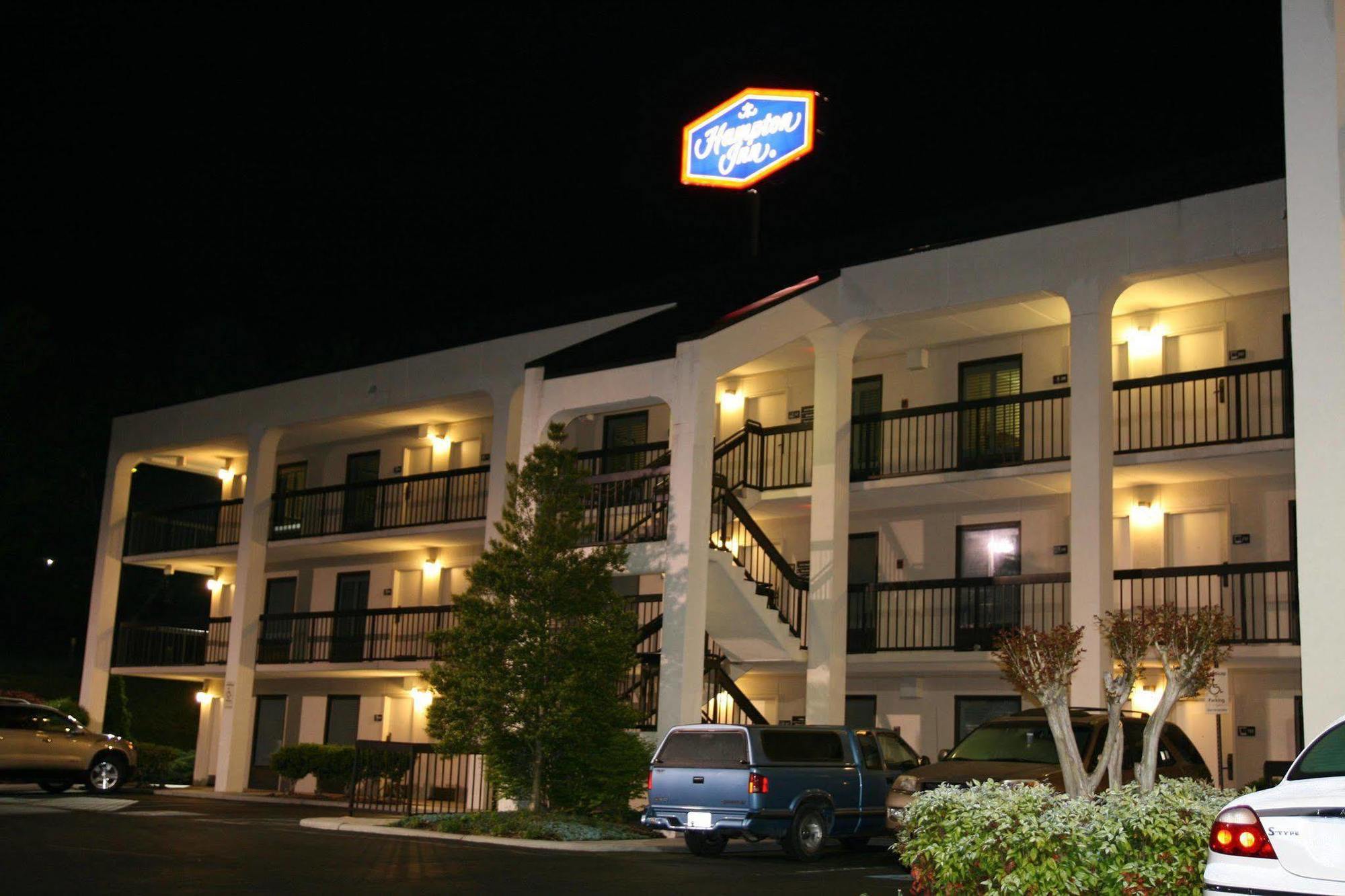 Hampton Inn Dalton Bagian luar foto