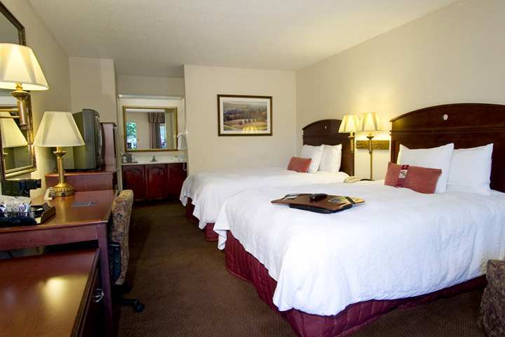 Hampton Inn Dalton Bagian luar foto